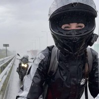 Sayangnya, ia bernasib tragis. Kecelakaan fatal ini diyakini terjadi karena motor BMW S1000RR miliknya tersenggol oleh seorang pengendara motor Turki yang bepergian bersamanya. Foto: dok. Instagram @tanechkaozolina