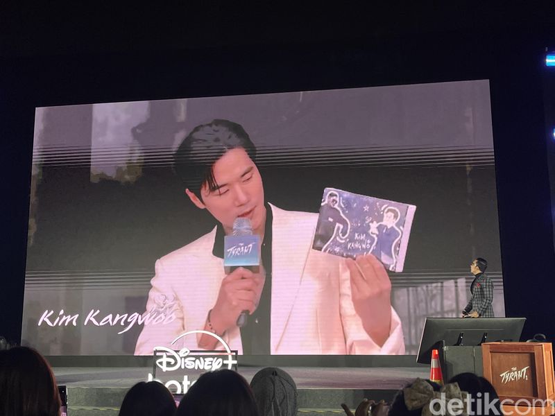 Cast drama Korea original Disney+ Hotstar The Tyrant dalam acara The Tyrant Virtual Talk Show and Fan Meeting yang digelar Jumat (9/8/2024).