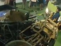 KMP Sangke Palangga Dihantam Ombak di Selayar, 1 Truk Terbalik di Atas Kapal