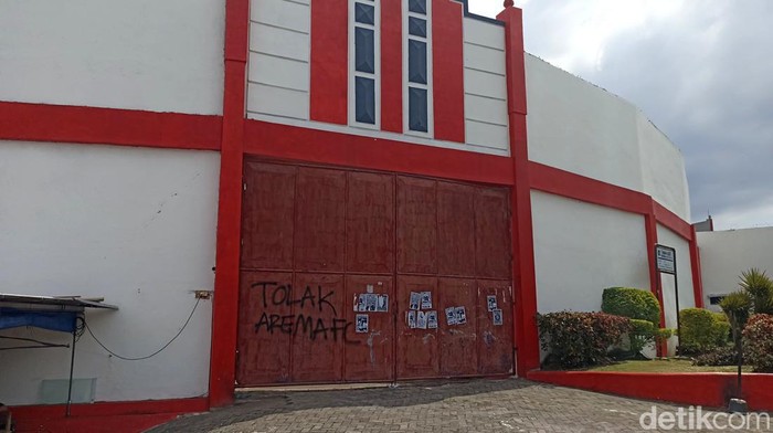 Vandalisme Tolak Arema FC di Stadion Soepriadi Kota Blitar