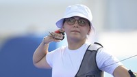 Pemanah 34 tahun itu berhadapan dengan China An Qixuan, pekan lalu. Beberapa detik sebelum Yaylagul melepaskan tembakan terakhirnya, ia merasakan sentuhan tendangan bayi di dalam perutnya. Foto: Anadolu via Getty Images/Anadolu