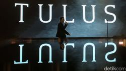 Aksi Memukau Tulus di Festival LIKE 2