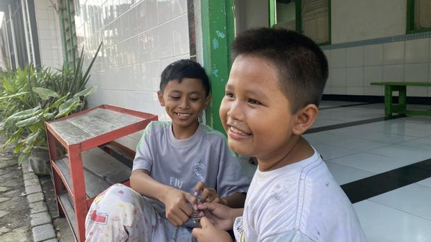 Anak-anak di Jemur Gayungan