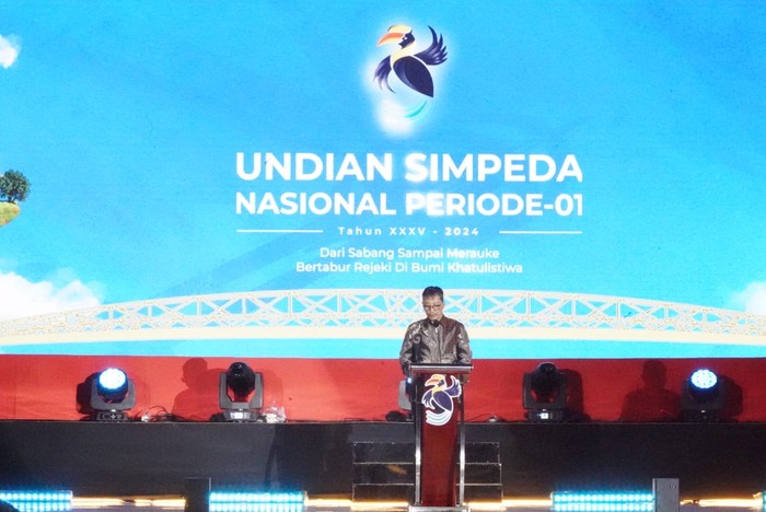 Asosiasi Bank Pembangunan Daerah (Asbanda) kembali menggelar penarikan Undian Tabungan Simpeda Periode 1 Tahun XXXV-2024 di Kantor Gubernur Kalimantan Barat (Kalbar).