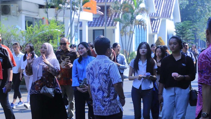 Bangun Pilar Budaya-Agama untuk RevolusiΒ Mental Kegiatan bertajuk 'Pemuda Bersatu, Merajut Budaya, Harmonis Beragama' digelar Klenteng Kebajikan Agung Universitas Pancasila. Yuk lihat.