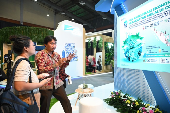 Booth PLN di Festival LIKE 2
