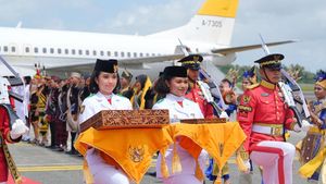 Ini Potret Iringan Duplikat Bendera Pusaka dan Teks Proklamasi Sayuti Melik di Kaltim