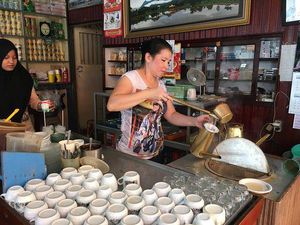 5 Fakta Toko Kopi Nikmat, Kedai Tertua di Tanah Borneo