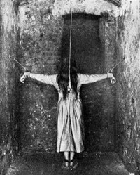Foto Sejarah Mengerikan
