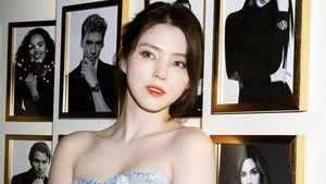 7 Foto Han So Hee Pakai Gaun Semi Transparan di Paris, Cantik Memesona
