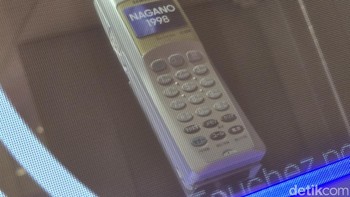 Samsung N206 menjadi ponsel panitia dan pejabat Olimpiade Musim Dingin Nagano 1998. Foto: Adi Fida Rahman/detikINET