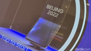 Pada Beijing 2022, Samsung menyediakan semua atlet Olimpiade dan Paralimpiade dengan smartphone Galaxy Z Flip3 5G Olympic Games Edition, yang dengannya mereka menangkap dan membagikan momen-momen tak terlupakan mereka selama kompetisi Foto: Adi Fida Rahman/detikINET