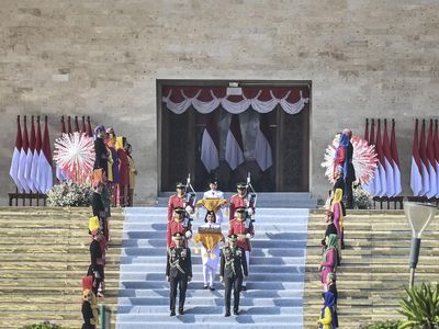 Kirab Bendera Merah Putih dan Naskah Teks Proklamasi Menuju IKN