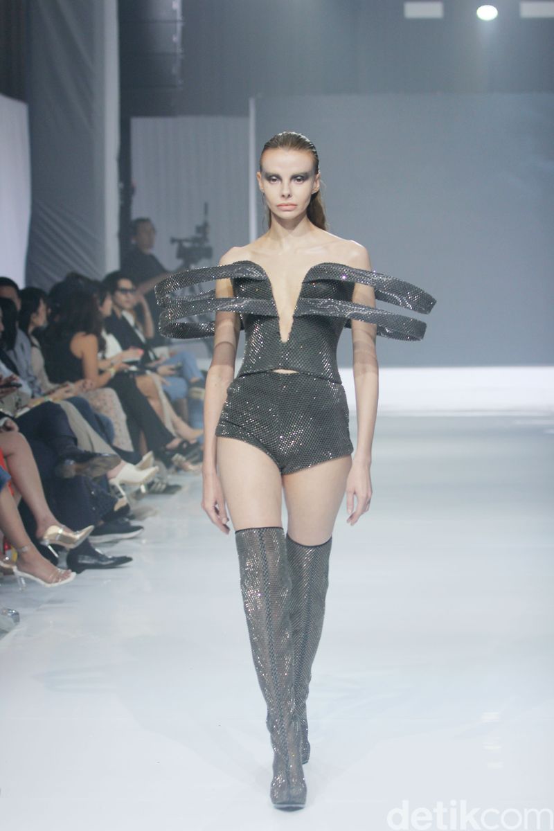 Koleksi Maisonmet 'Chromatic' 2024 Koleksi Maisonmet 'Chromatic' 2024