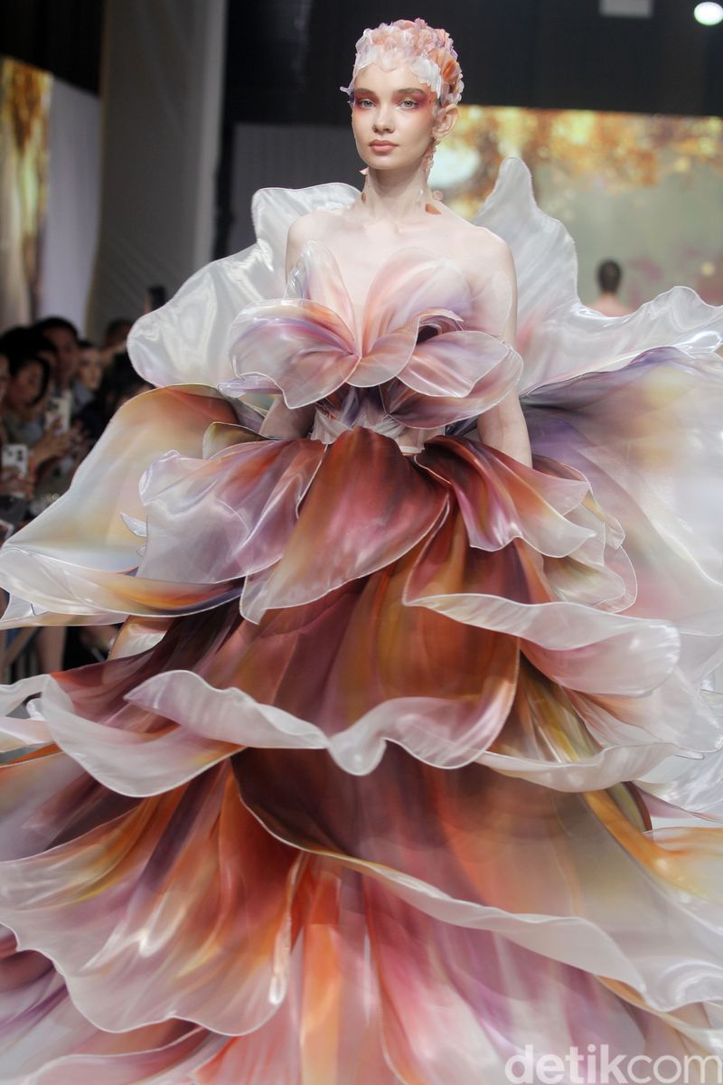 Koleksi Maisonmet 'Chromatic' 2024 Koleksi Maisonmet 'Chromatic' 2024