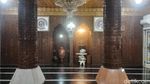Masjid Unik di Jaksel, Ada Perahu hingga Emas Tiga Kilogram