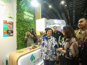 Ke Booth Merdeka Copper Gold, Menteri LHK Lihat Proses Hilirisasi Baterai