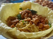 Sensasi Kriuk Mi Ayam Mangkuk Pangsit di Gang Sempit Banjarnegara