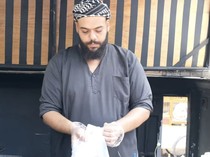 Pemuda Arab Jualan Kebab di Cirebon, Raih Omzet Rp 10 Juta Sehari