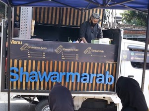Pemuda Arab Sukses Jualan Kebab hingga Warga China Serbu Durian