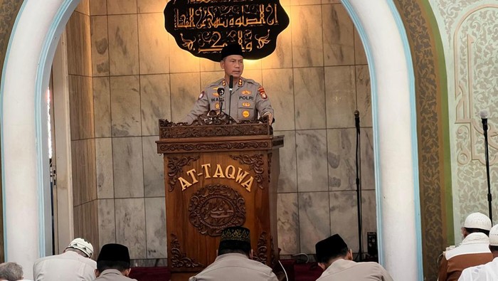 Polda Metro Jaya keliling masjid di Jakarta menyampaikan pesan kamtibmas.