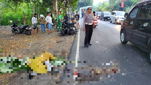 Polisi melakukan olah TKP di jalur Amlapura-Denpasar, tepatnya di Banjar Dinas Pengalon, Desa Antiga Kelod, Kecamatan Manggis, Karangasem, Bali, Sabtu (10/8/2024). (Foto: Dok. Polres Karangasem)
