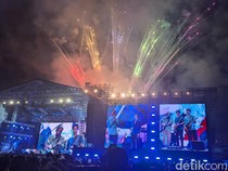 Putri Sulung Duta Ikut Konser Sheila On 7 di Makassar, Bikin Penonton Baper