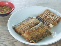 Resep Ikan Sabuk Goreng Saus Cabe Bawang yang Gurih Renyah