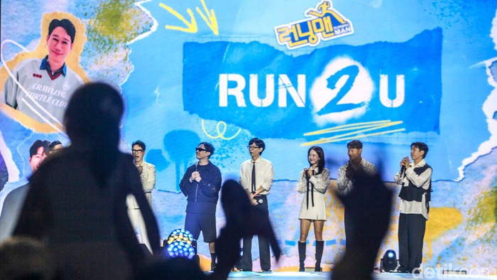 Akhirnya para member Running Man memboyong event RUN 2 U LIVE di Indonesia Arena, Jakarta, Sabtu (10/8/2024). Acara ini digelar oleh SBS, ACM, Pulp Live World, dan LMPE dan menghadirkan enam member Running Man: Yoo Jae Suk, Ji Suk Jin, Kim Jong Kook, Song Ji Hyo, HaHa, dan Yang Se Chan.