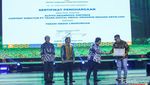 Selamat! Pemred dan Wapemred detikcom Terima Penghargaan KLHK