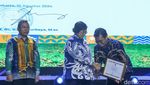 Selamat! Pemred dan Wapemred detikcom Terima Penghargaan KLHK