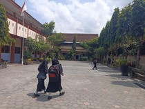 Arema FC Vs Dewa United Bertanding Bikin Siswa Kota Blitar Belajar Daring