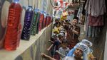 Aksi Teater Boneka Taman Dorong di Gang Sempit Bandung