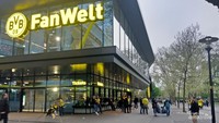 BVB FanWelt menyediakan segala kebutuhan atribut dan ticket di Signal Iduna Park.