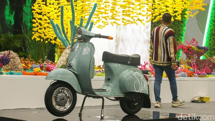 Vespa Listrik Mejeng di Festival LIKE 2 Festival LIKE 2 di Jakarta Convention Center, Jakarta, turut memamerkan motor Vespa listrik. Sebelumnya Vespa tersebut telah dikonversi.