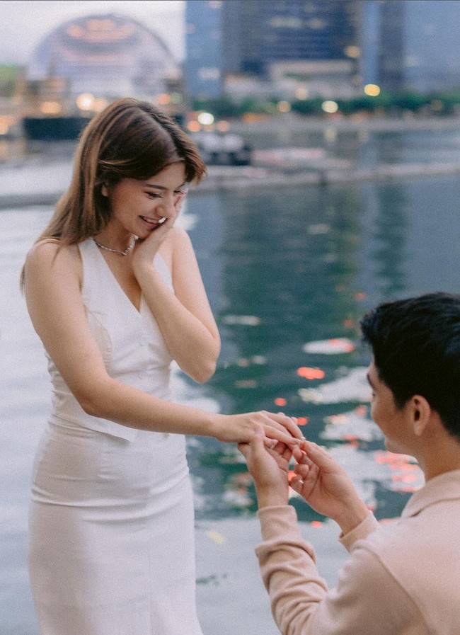 Cassandra mengatakan bahwa dirinya dan Ryuken baru dekat justru setelah syuting film selesai. Foto: Instagram/@cassandraslee