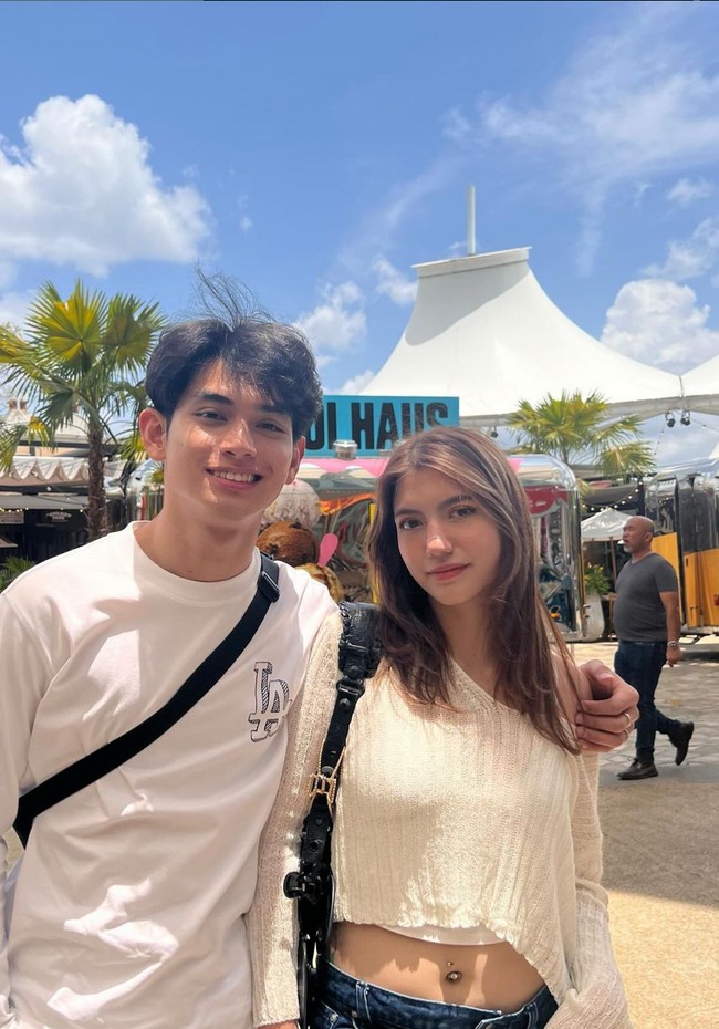 Namun, ada sifat Ryuken yang menarik perhatiannya. Dia menyebut bahwa kekasihnya itu terkadang jahil, isen dan konyol seperti dirinya. Aktor pendatang baru ini juga sangat romantis dan perhatian. Foto: Instagram/@cassandraslee