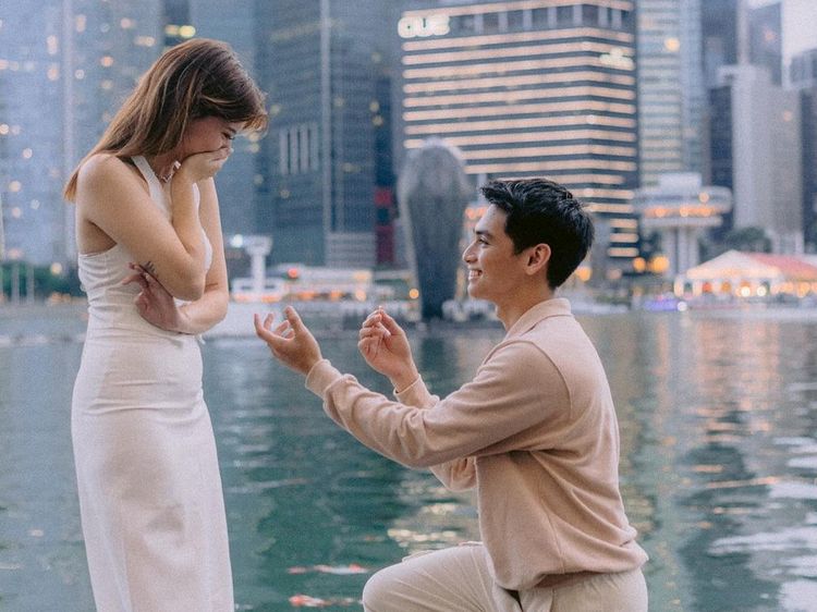 7 Momen Romantis Cassandra Lee Dilamar Ryuken Lie di Singapura