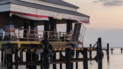 Kondisi dermaga Senggigi, Lombok Barat. Foto: (istimewa).