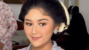 7 Foto Tasyakuran 7 Bulanan & Tingkeban Erina Gudono, Bumil Cantik Berkebaya