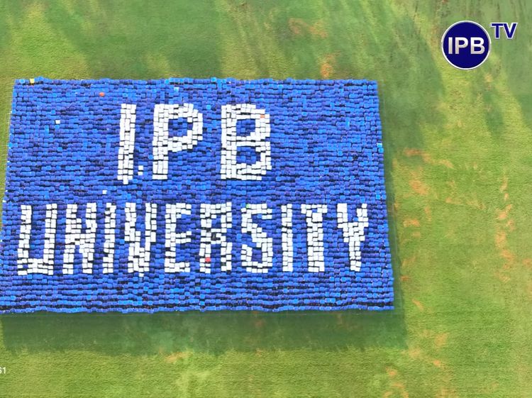 Momen Mahasiswa Baru IPB Kembali Pecahkan Rekor 3D Formasi Tingkat Dunia
