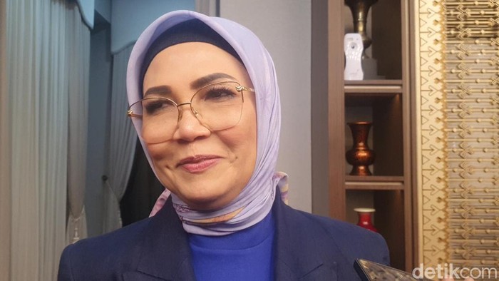 Ketua Harian DPD Golkar Sumatera Selatan, RA Anita Noeringhati