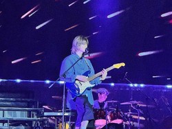 Suho EXO Gelar Konser Solo Pertama di Jakarta, Fan Service-nya Bikin Histeris