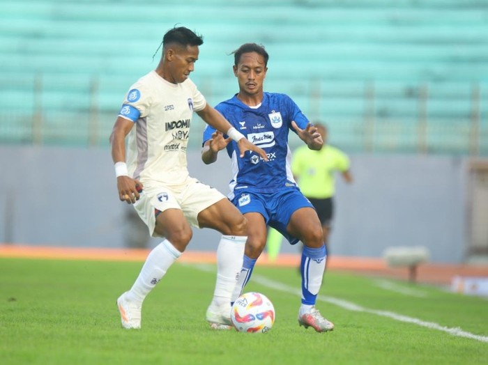 Laga PSIS Semarang melawan Persita di Stadion Moch Soebroto, Magelang, Minggu (11/8/2024).