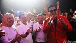 Ndarboy Ajak Penonton Joget dan Nyanyi Bareng di Festival LIKE 2