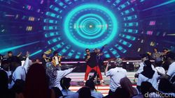 Ndarboy Ajak Penonton Joget dan Nyanyi Bareng di Festival LIKE 2