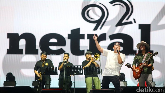 Grub musik Netral 92 ft Gugun Blues Shelter tampil di The 90's FestivalGambir Expo Kemayoran, Jakarta Pusat, Sabtu (10/8/2024).