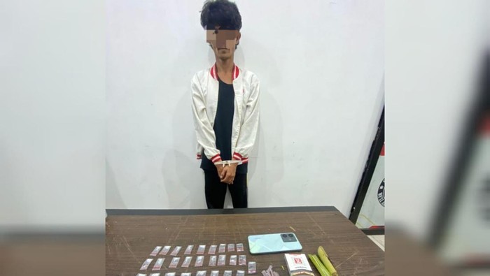Pak Cik diringkus polisi karena kedapatan menyimpan sabu 27,82 gram.