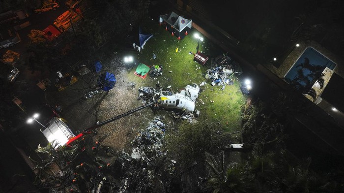 Pesawat Voepass jatuh di Vinhedo, negara bagian Sao Paulo. Kondisi pesawat ATR 72-500 itu hancur usai jatuh di daerah permukiman di kota Vinhedo.