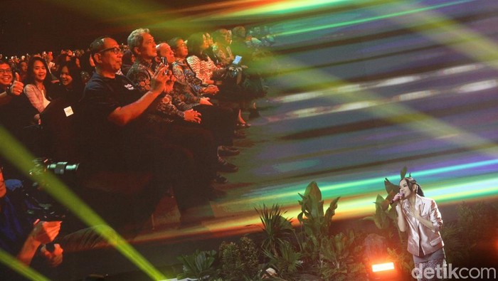 Lyodra Ginting menutup Festival LIKE 2 yang digelar di JCC, Senayan, Jakarta Pusat, Minggu (11/8/2024). Lyodra tampil apik dengan suara merdunya.